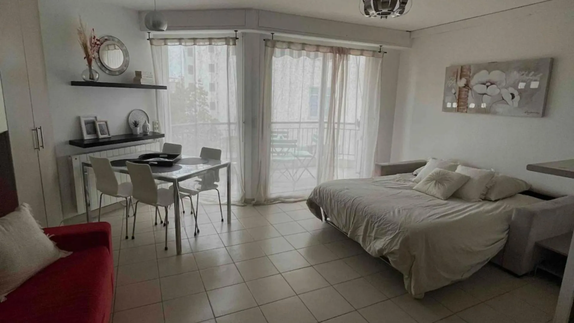 Bright Apartment - Sea View Antibes France